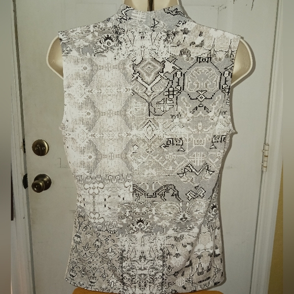 Calvin Klein Patterned Top - Picture 4 of 4